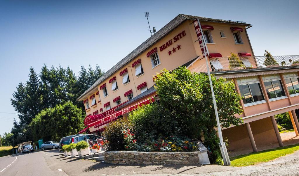 Logis Hotel Beau Site Loubaresse  Exterior foto